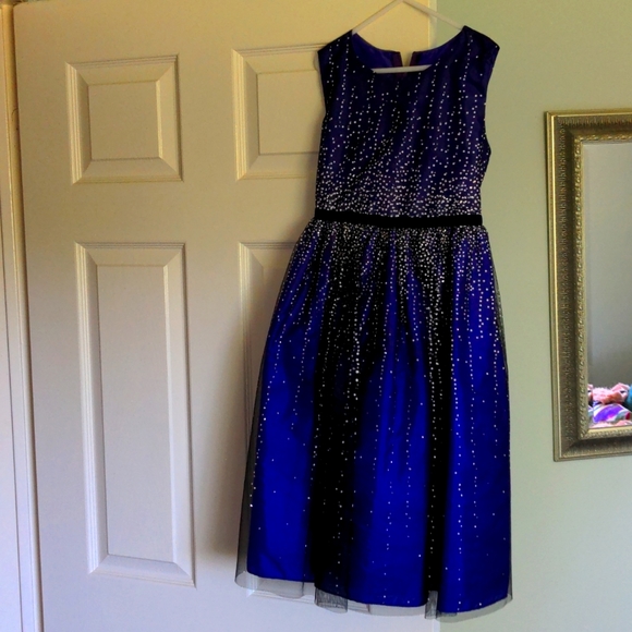 Formal dress - Picture 2 of 6